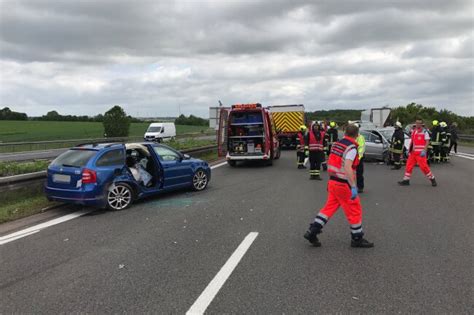 Brennender Lkw Und Schwerer Unfall Stau Auf Der A4 Beim Dreieck