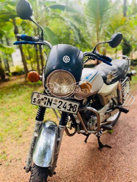 Bajaj Boxer Used Negotiable Sri Lanka