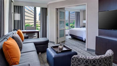 Chicago Marriott Suites O'Hare from $139. Rosemont Hotel Deals ...