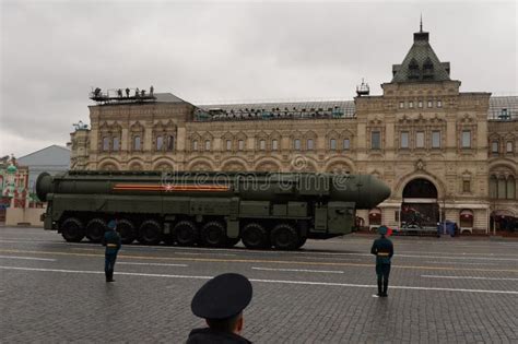 The RS-24 Yars or Topol-MR is a Russian MIRV-equipped, Thermonuclear ...