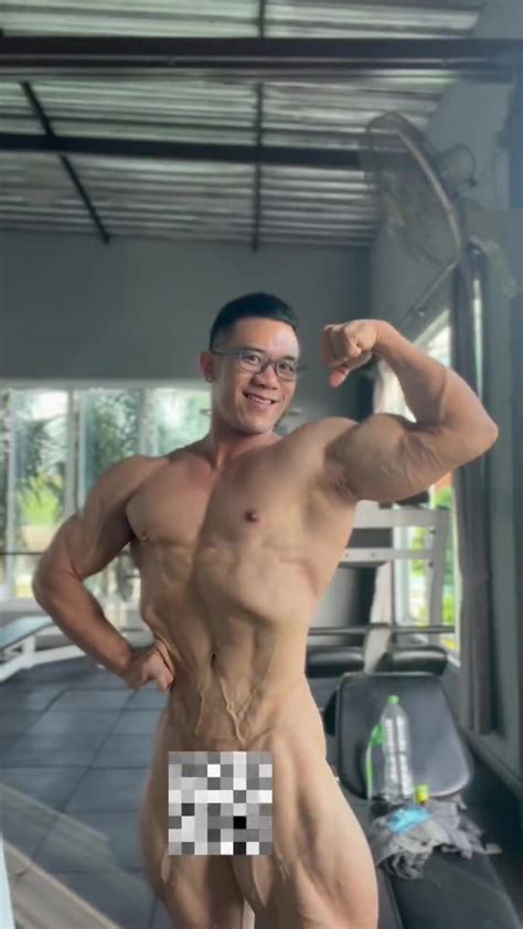 TH Trainer Nude Posing ThisVid