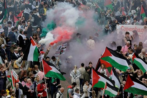 V Malm Ju Protesti V Podporo Palestini Pred Areno Jih Je Policija