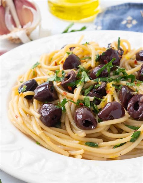 10 Minute Pasta With Olives Video The Clever Meal