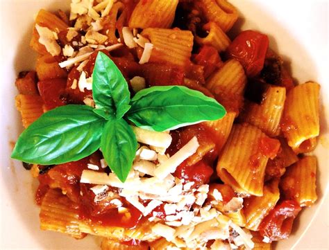 Pasta Fresca Con Melanzane Pomodorini Arrostiti E Ricotta Affumicata