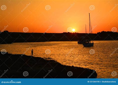 Sonnenuntergang Auf Ibiza Mittelmeer Stockfoto Bild Von Himmel Gold