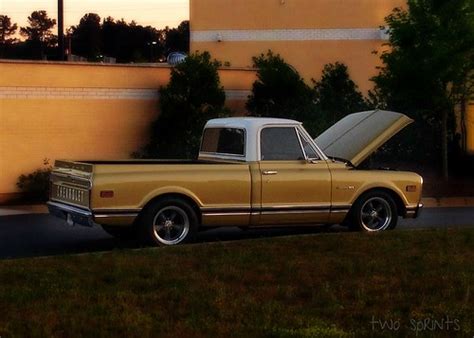 Gold C10 Tuesday Night Cruise At The Varsity Jr Two Sprints Flickr