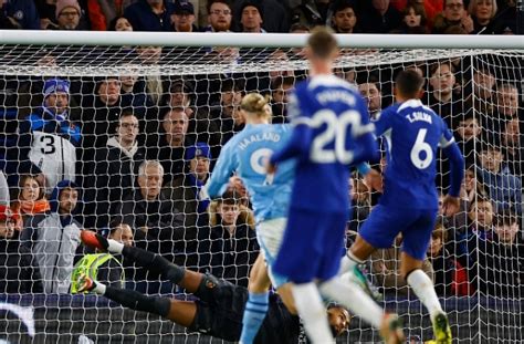 EPL Chelsea Man City Share Points In 8 Goal Thriller As Liverpool