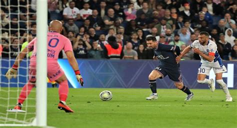 Con Silbidos A Lionel Messi Psg Igual Con Troyes Por La Fecha