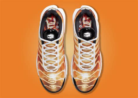 Red Flame Graphics Adorn The Nike Air Max Plus Light Photography Sneaker News