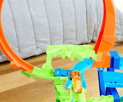 Детска играчка и комплект за игра Hot Wheels Stunt Tracks Каскади и
