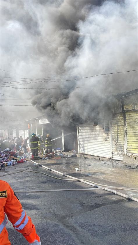 Expreso24 On Twitter Últimahora 🚨voraz Incendio Consume Venta De