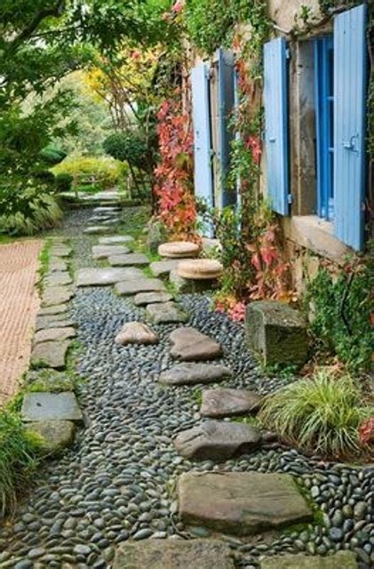 56 Awesome Garden Stone Paths Digsdigs