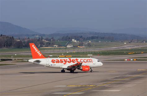 Avion Dairbus A340 De Suisse Photo éditorial Image Du Développé