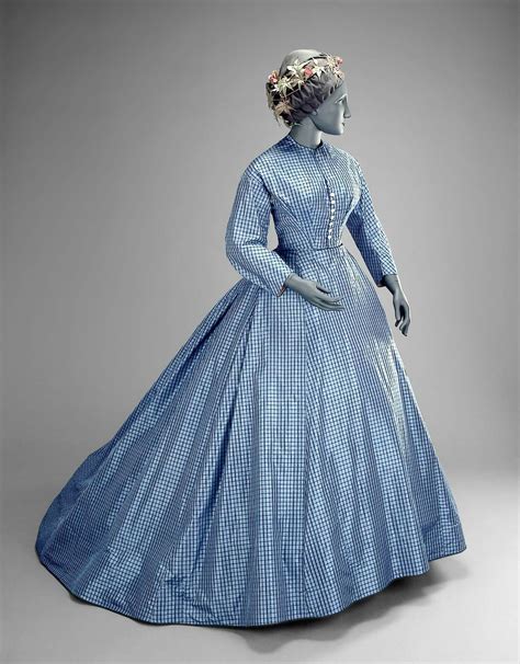 Robe De Jour En Taffetas Carreaux Ca Historical Dresses