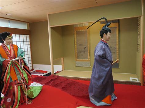 A Man And Woman Dressed In Heian Robes Dresses For Work Heian Era