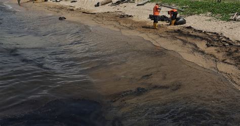 Oil Spill In Singapore The Day The Sea Turned Black The Straits Times