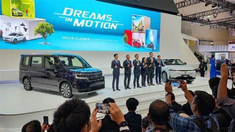 GIIAS 2024 Honda Pamer Keunggulan Elektrifikasi Bawa E N1 Dan Step