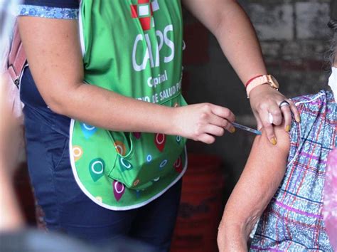 La campaña de vacunación COVID 19 ya se realiza en los barrios de la