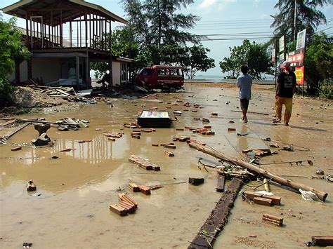 Tsunami Di Kota Kuala Muda Phil Terry