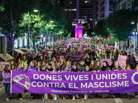 Detienen a un hombre en València tras agredir a su mujer delante de su