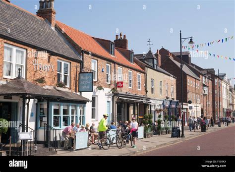 Front Street Tynemouth North Tyneside England Uk Stock Photo Alamy