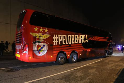 Zwei Verletzte Benfica Spieler Nach Steinw Rfen Auf Bus Sky Sport Austria