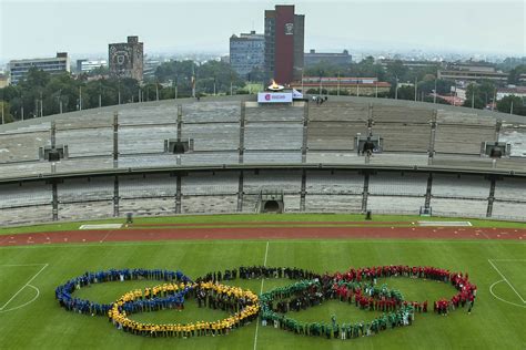 Se enciende el pebetero del Estadio Olímpico Universitario a 50 años