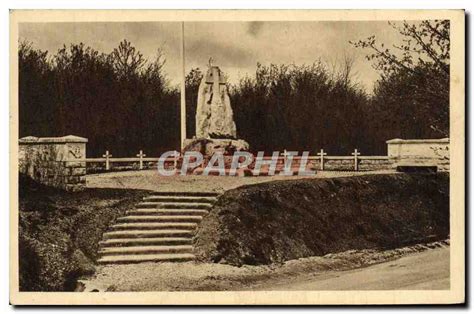 Carte Postale Ancienne Monument Eleve Au Bois Des Caures A La Memoire