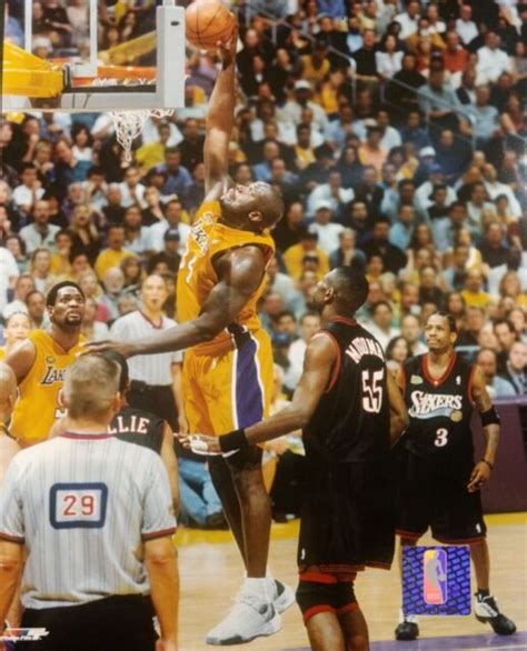 SHAQUILLE O NEAL 2001 NBA FINALS 8X10 ACTION PHOTO 1 LOS ANGELES