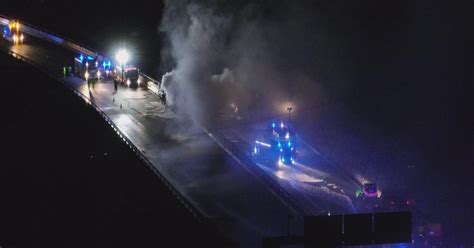 Incendio Sulla A Tir Invade La Corsia Opposta E Si Schianta Contro