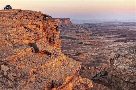 Edge Of The World Tour A Surreal Exploration Of Jebel Fihrayn S Desert