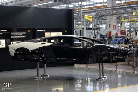 Inside the Lamborghini factory - making of Aventador - factory tour