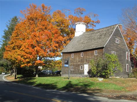 Fall At Arnold House In Lincoln Ri Arnold House Historic New