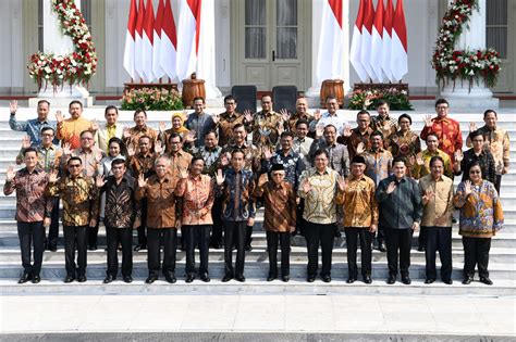jokowi perkenalkan menteri kabinet indonesia maju