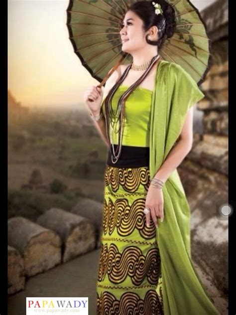 Soe Myat Thuzar In Myanmar Dress Fashion