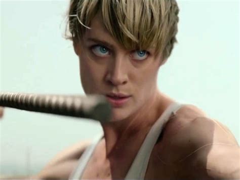 Terminator Dark Fate Mackenzie Davis On Her Character Grace Tv Guide