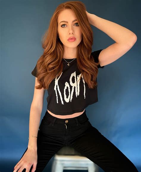 Scarlett Howard - Sexy