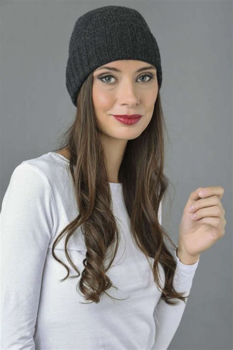 Pure Cashmere Plain And Ribbed Knitted Beanie Hat In Charcoal Grey