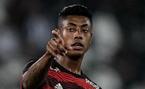 Palmeiras topa tudo para fechar pré contrato Bruno Henrique do