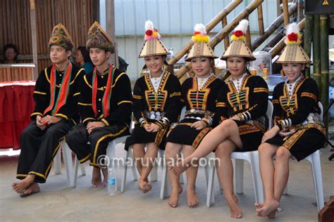 Pakaian Tradisional Etnik Kadazan Papar Kadazan People Wikipedia Maegan Metz