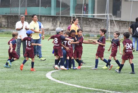 Sub 6 se destaca en Torneo Interescolar de Fútbol Torremar