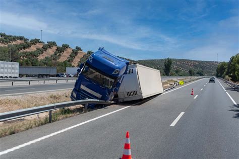 Common Causes of Commercial Truck Accidents: How to Stay Safe on the Road – Katella Injury Attorneys