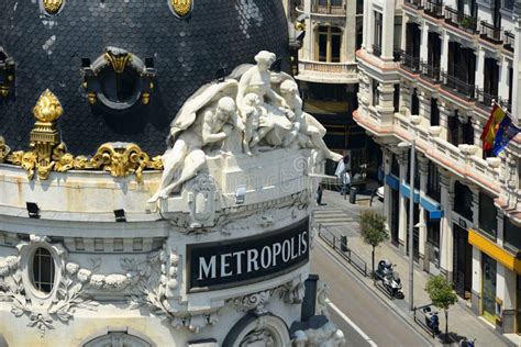 Edificio De La Metr Poli Madrid Espa A Foto De Archivo Editorial