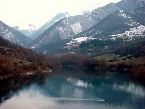 Acquacanina Piani Di Ragnolo Marche Informazioni Turistiche E Piste