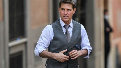 Voici PHOTO Tom Cruise méconnaissable son visage bouffi a effrayé