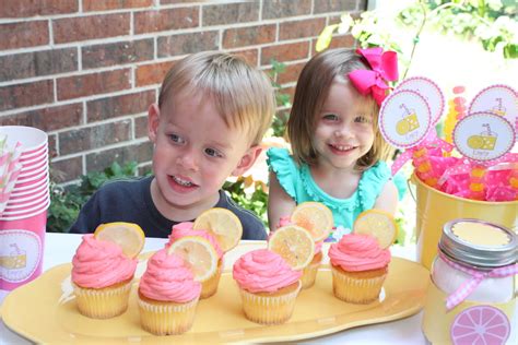 Lemonade Stand {party} Giggles Galore