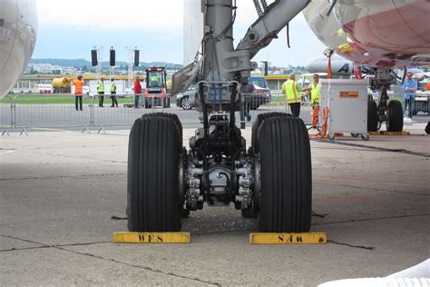 Examining How Boeings Landing Gear Overhaul Program Benefits Operators