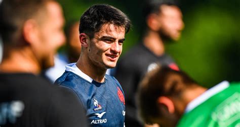 Rugby Nolann Le Garrec Et 16 Joueurs Rejoignent Les Bleus Pour