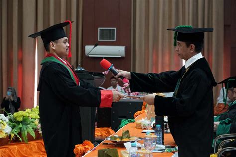 Kukuhkan Wisudawan Rektor Racikan Uin Alauddin Harus Jadi