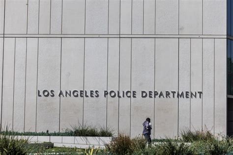 Off Duty Lapd Officer Arrested For Alleged Assault With A Deadly Weapon